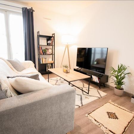 Joli Studio Tout Confort A 2 Pas De La Gare Poissy Exterior photo